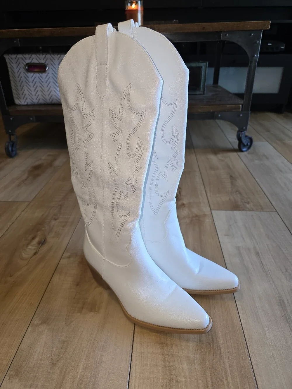 Amazon White Knee High Size 7 cowboy boots - Worn Once